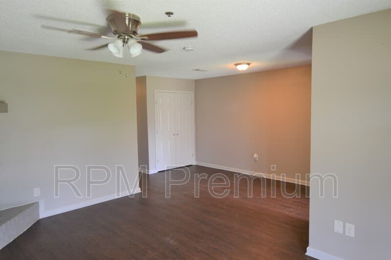 Baton Rouge House: 14835 Central Woods Ave.
