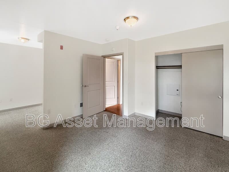 Oakland Condo: 1459 MacArthur Blvd