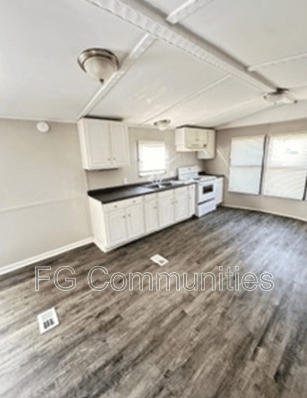 Statesville House: 116 Suzanne Ln