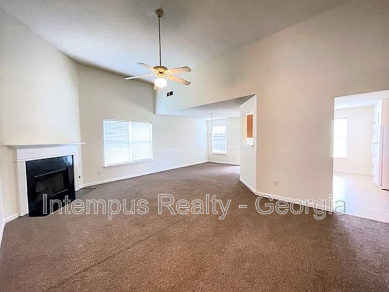 Snellville House: 4389 Persian Ct