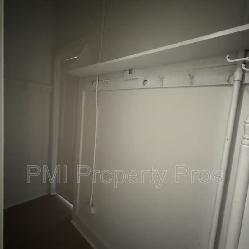 Milwaukee Condo: 2016 W Clybourn St