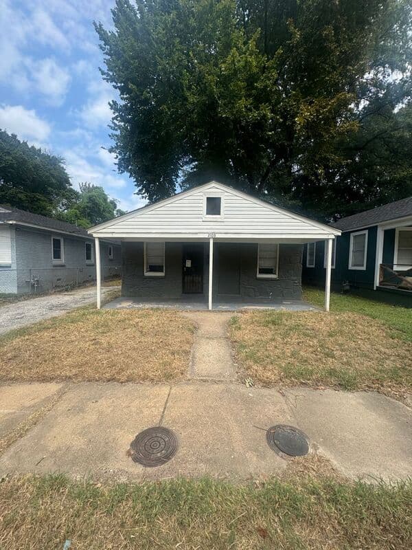 Memphis House: 2108 Curry Ave