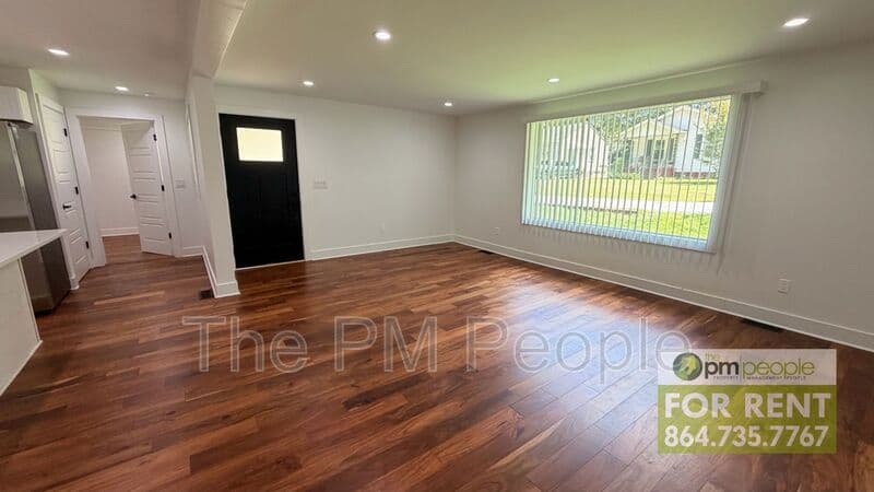 Easley House: 108 Saint Lo Cr