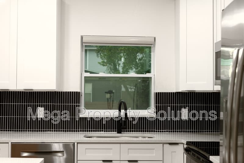 Tampa House: 910 East Osborne Avenue