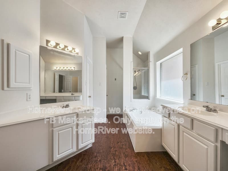 Pearland House: 3536 Pine Valley Dr