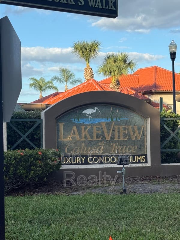 Lutz Condo: 4201 Woodstorks Walk Way