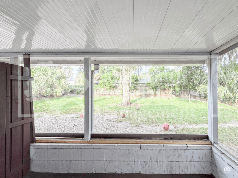 Lakeland House: 4139 Old Highway 37