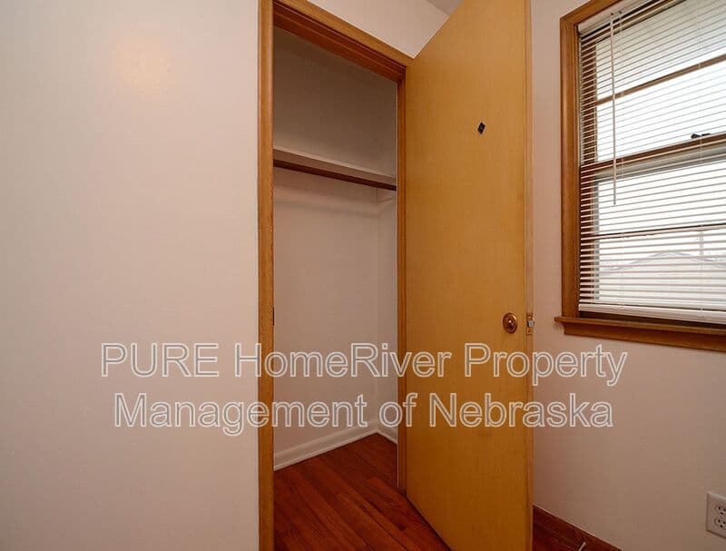 Omaha House: 3333 S 82nd St