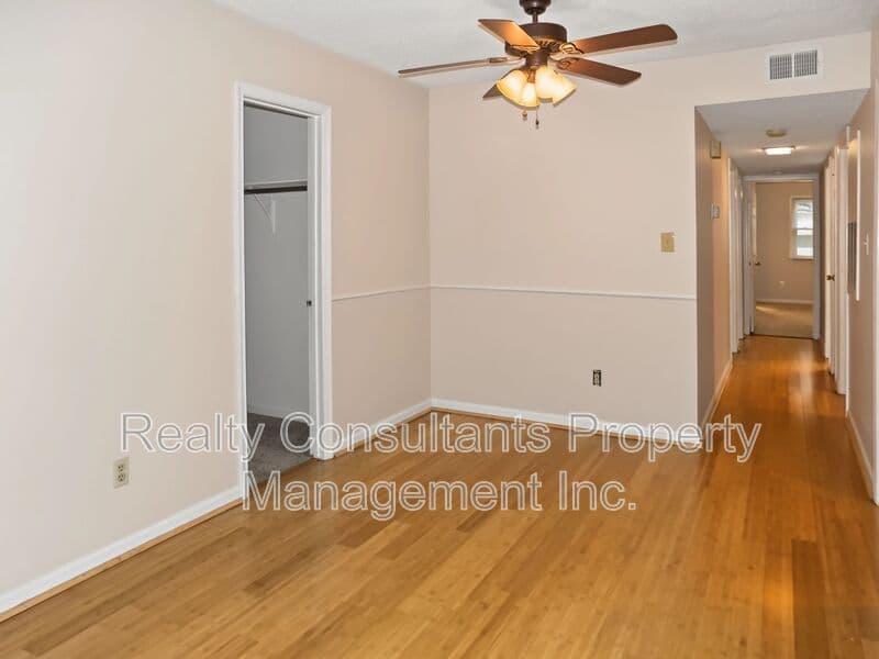 Greensboro House: 4610 Lawndale Drive