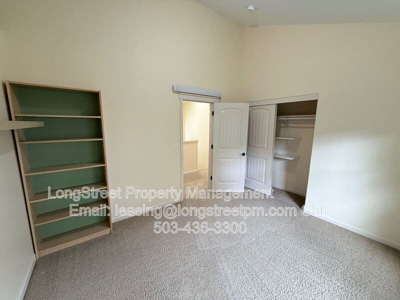 Salem House: 823 Crouchen St NW