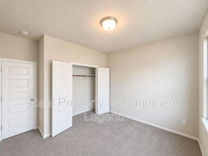 Denton House: 5601 Portola Ln
