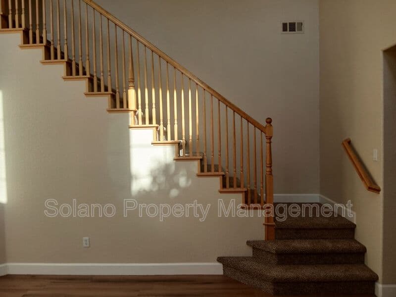 Vacaville House: 2167 Newcastle Dr.