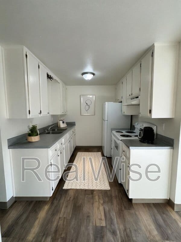 Woodburn Condo: 100 Gatch St