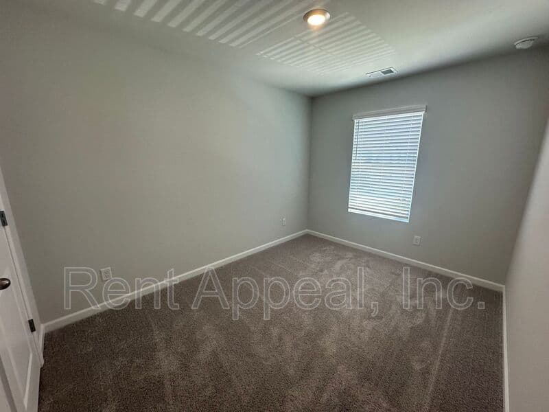 Woodstock House: 383 Lanier Cir