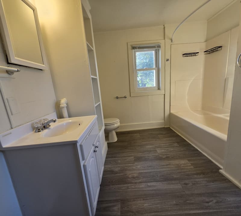 Oshkosh Condo: 632 Bay Shore Drive - Upper