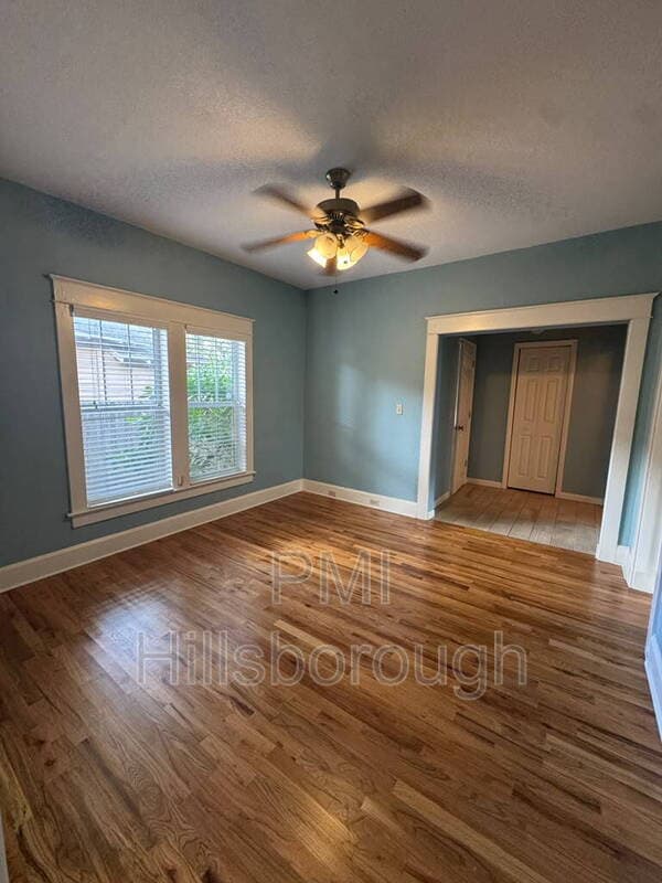 Tampa House: 1403 E Paris St