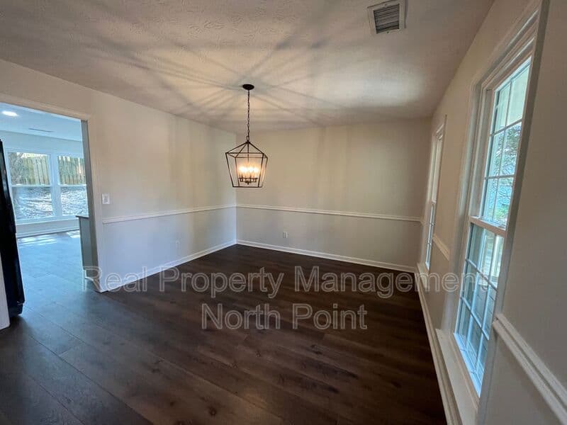 Johns Creek House: 11010 Spotted Pony Trail