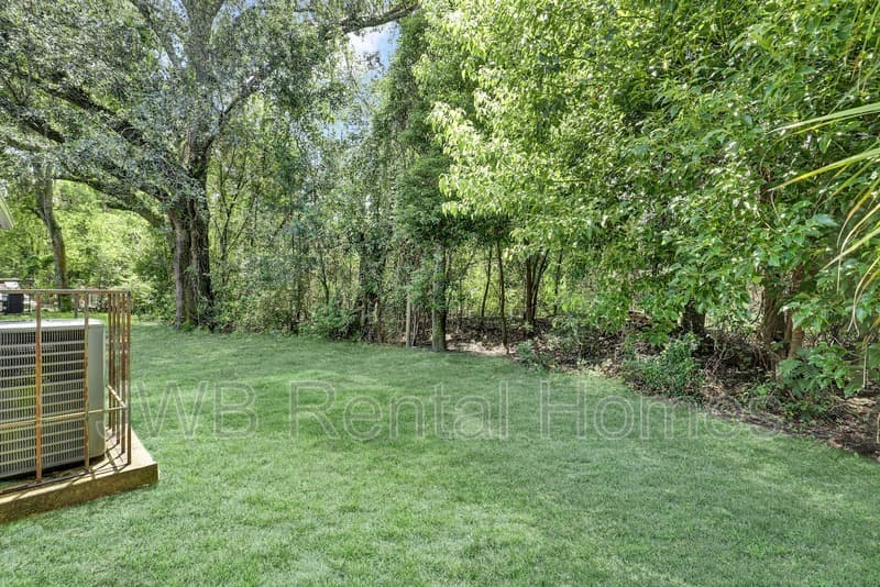 Jacksonville House: 7952 Dekle Ave