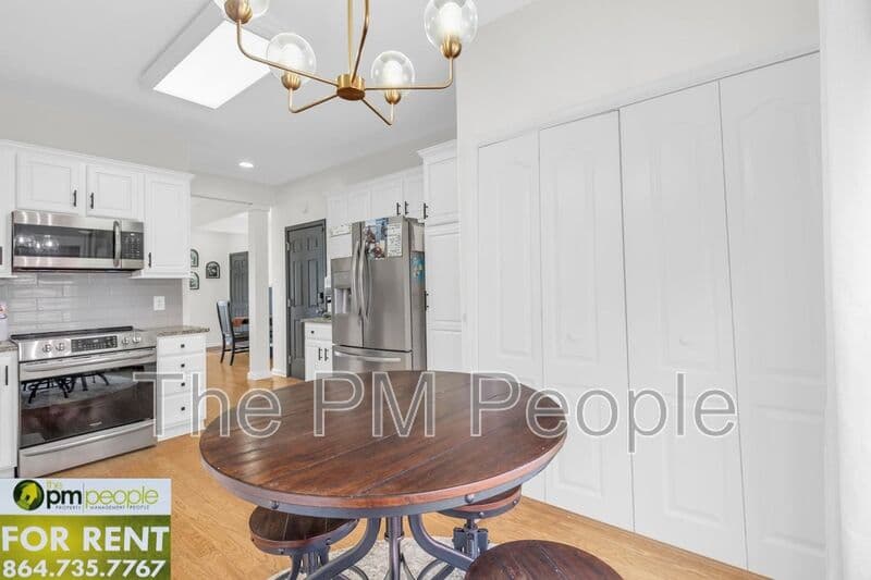 Simpsonville House: 39 Pfeiffer Ct.