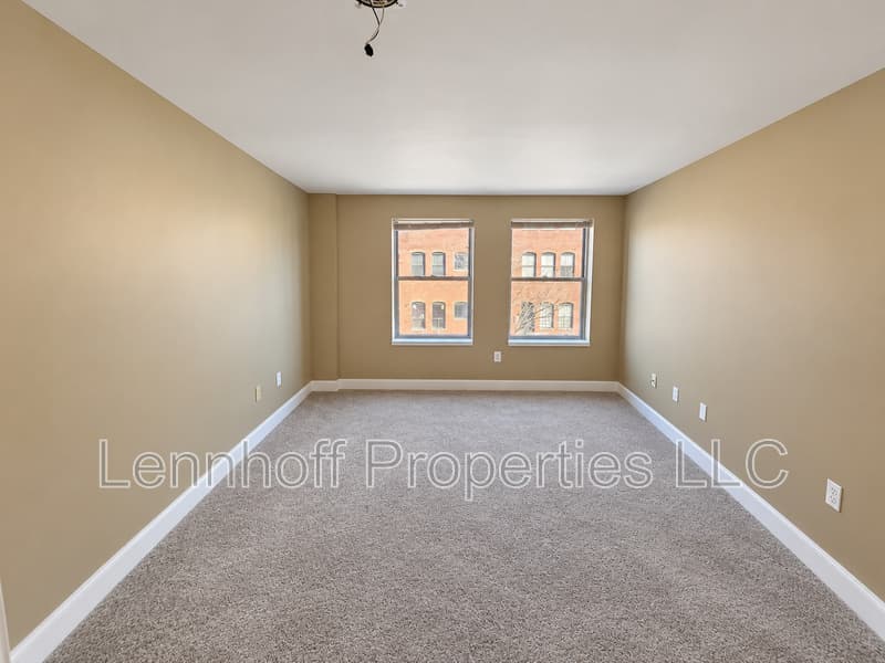 Salem Condo: 289 Essex Street - 305