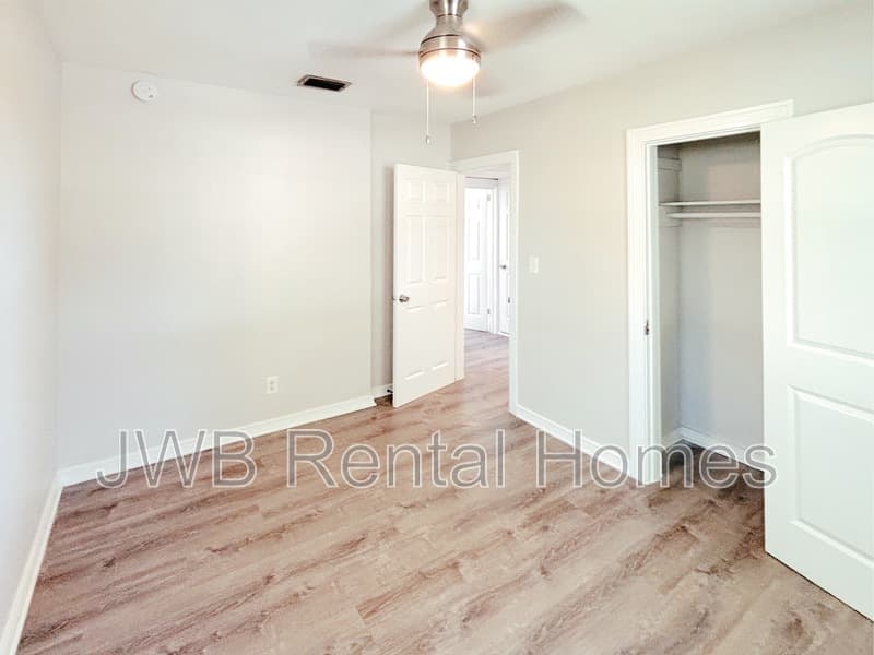 Jacksonville House: 3015 Southside Blvd