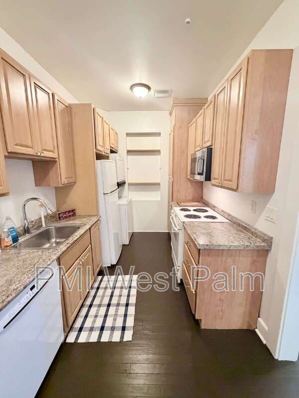 West Palm Beach Condo: 406 Northwood Road