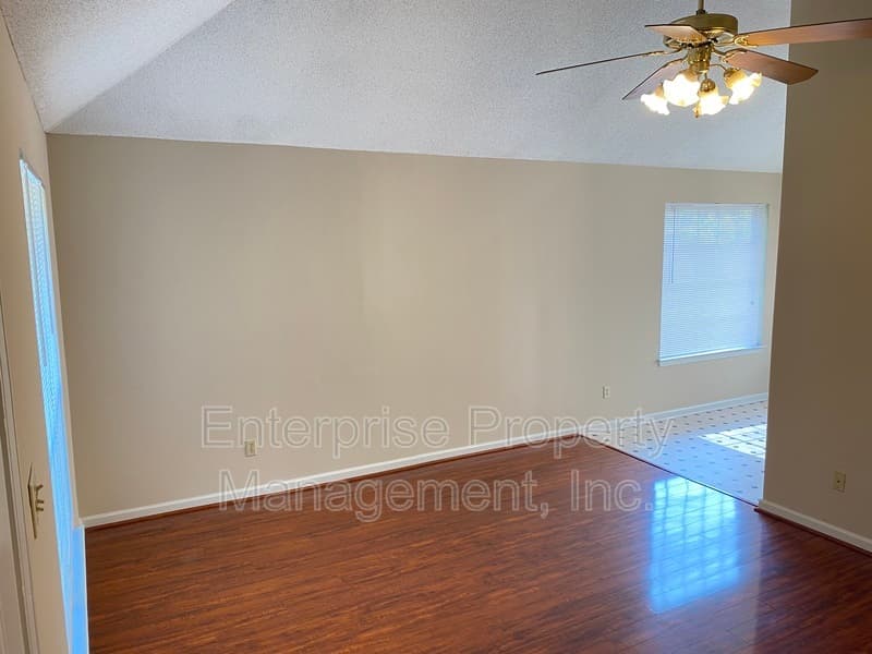 Memphis House: 3794 Walden Meadow Drive
