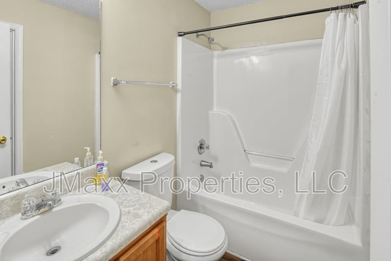 Lithonia House: 1560 Rogers Crossing Dr