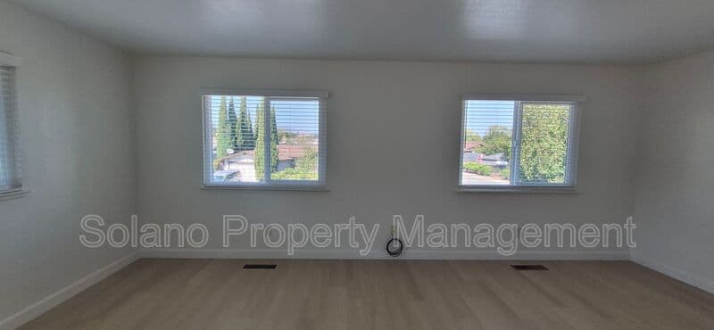 Fairfield House: 5023 Oakbrook Cir