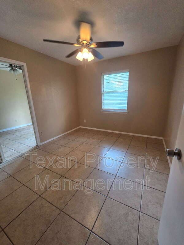 Weatherford Condo: 1012 Lynn Street