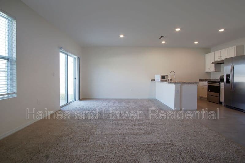 Winter Haven House: 409 Corso Loop