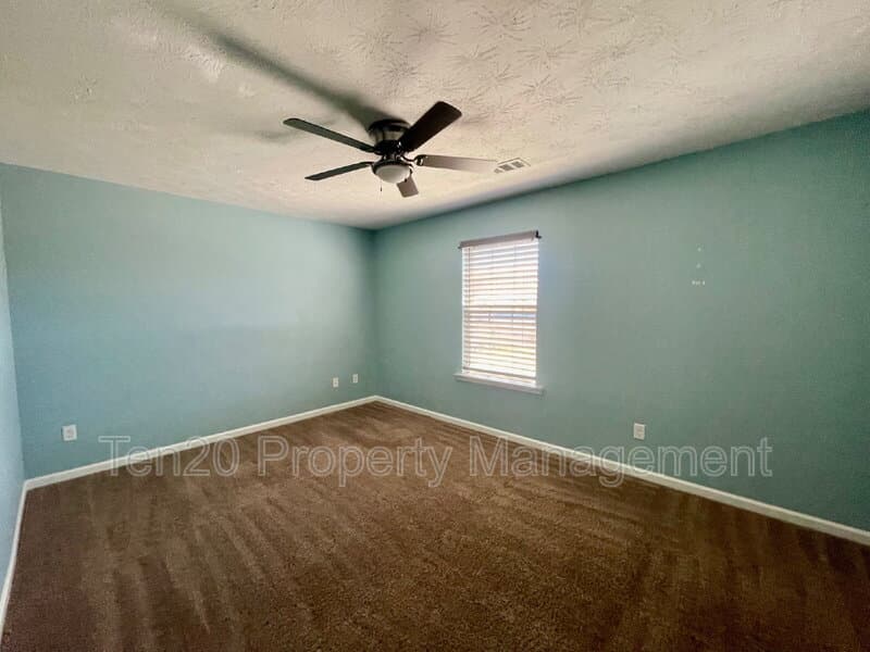 Phenix City House: 36 Willow Trace Dr