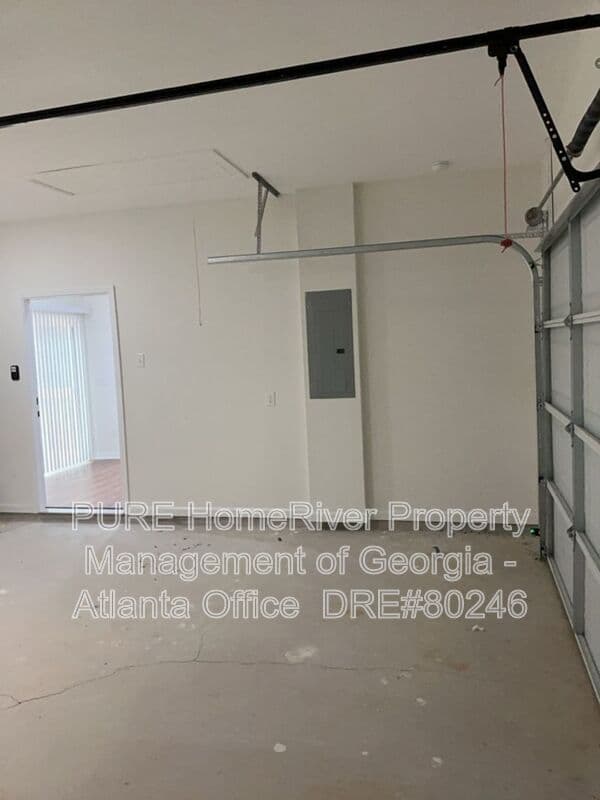 Dallas House: 735 Old Villa Rica Rd