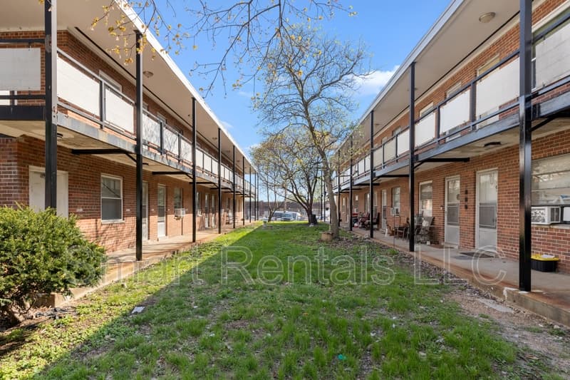 St. Louis Condo: 3100 Arsenal Street - 12