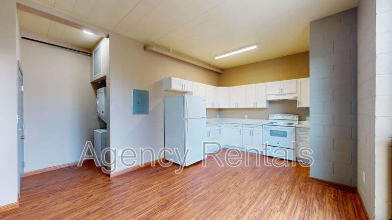 Honolulu Condo: 1407 Pensacola Street