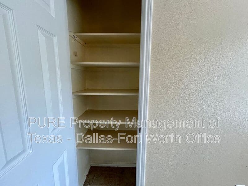 Haslet House: 809 San Miguel Trl