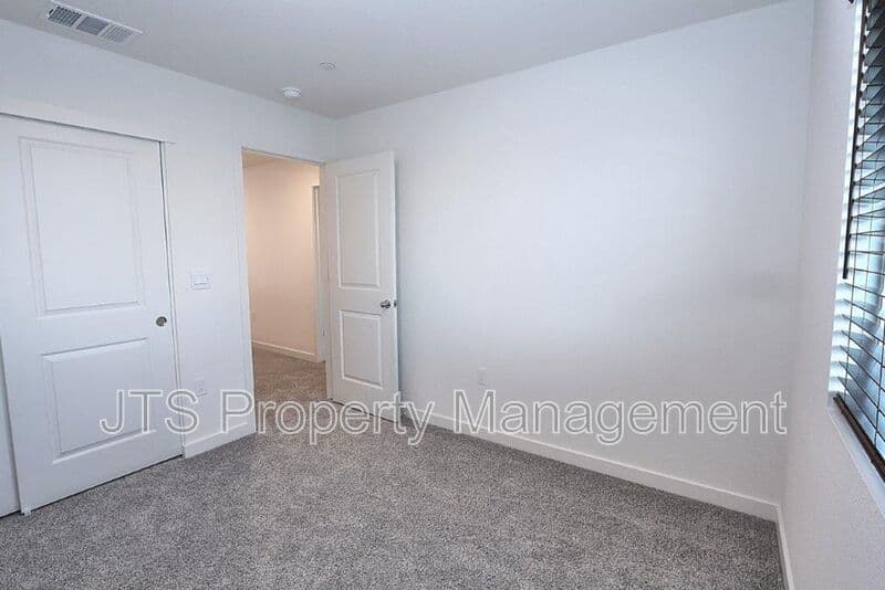 Roseville House: 2049 Shady Tree Circle