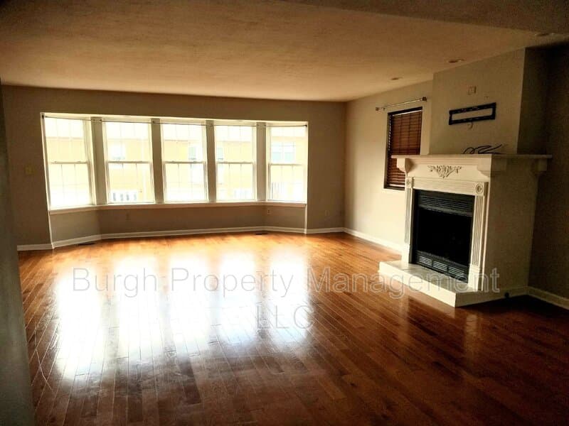 Pittsburgh Townhome: 801 Wingate Dr