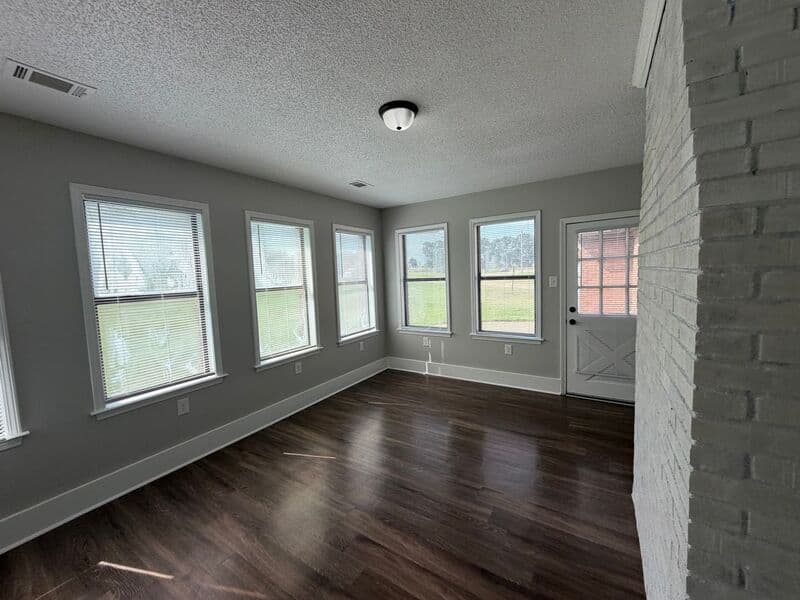 Olive Branch House: 7211 Grove Park Rd