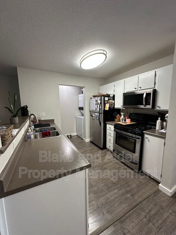 Portland House: 15076 NW Central Dr