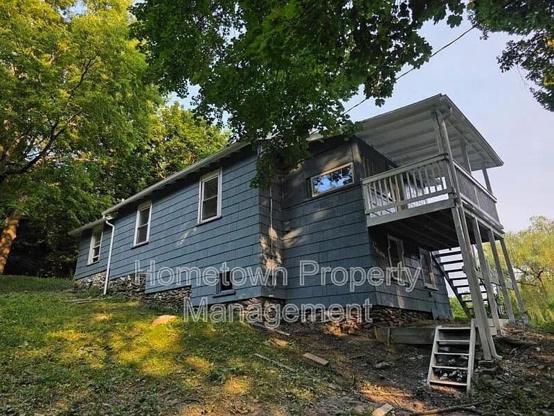 Lancaster House: 45 Circle Ave