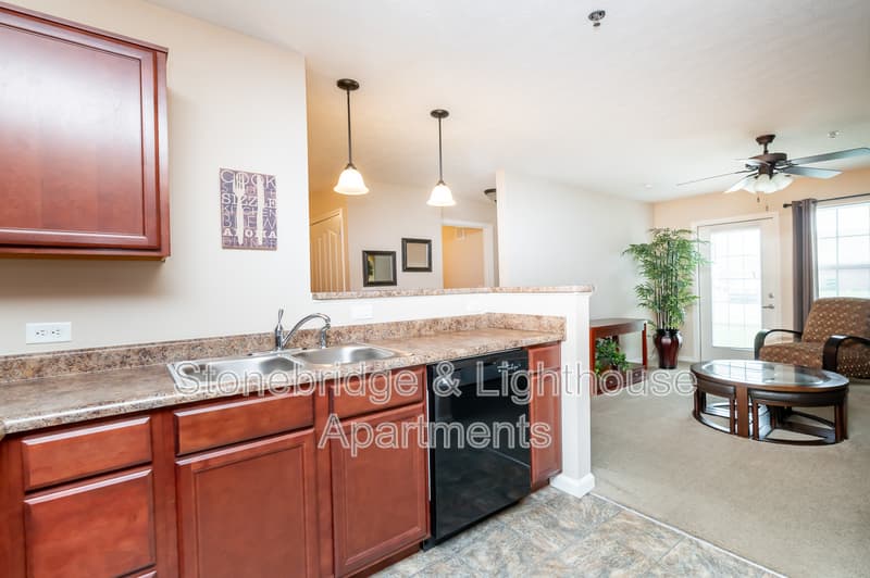 Jeffersonville Condo: 201 Stonebench Circle