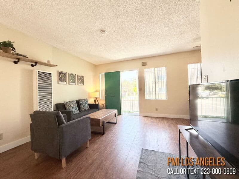 Los Angeles Condo: 1497 West 29th Street
