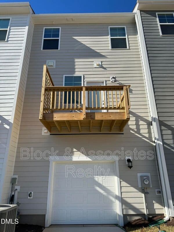 Wake Forest House: 608 Gimari Drive