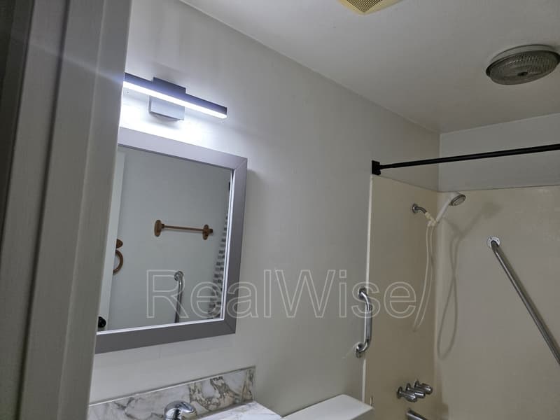 Vancouver Condo: 1101 NE Minnehaha St