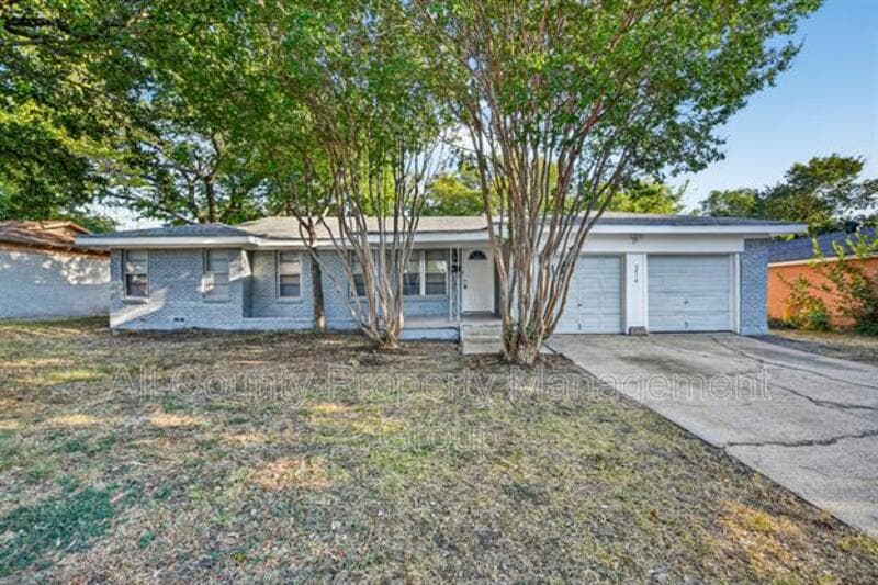Haltom City House: 5016 Sabelle Lane