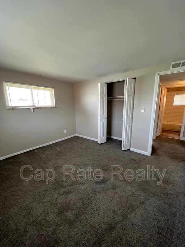 Columbus House: 3632 Cushing Dr