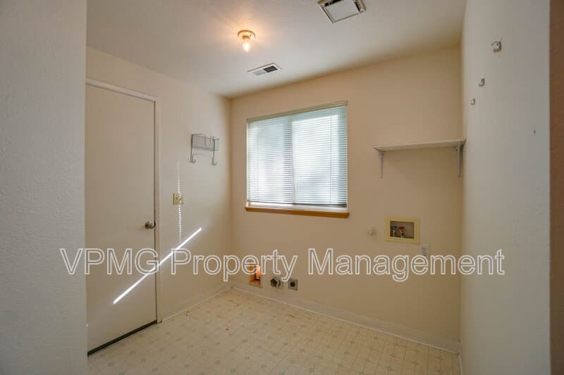 Vancouver House: 15807 NE 40th St