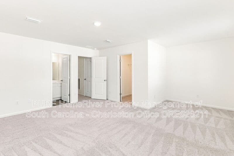 Summerville House: 1305 Scarlett Maple St