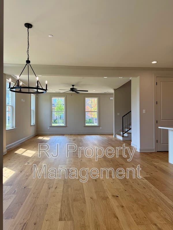 Collierville Townhome: 924 Aldwick Dr